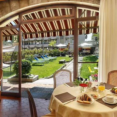 Maria Hotel 2*
