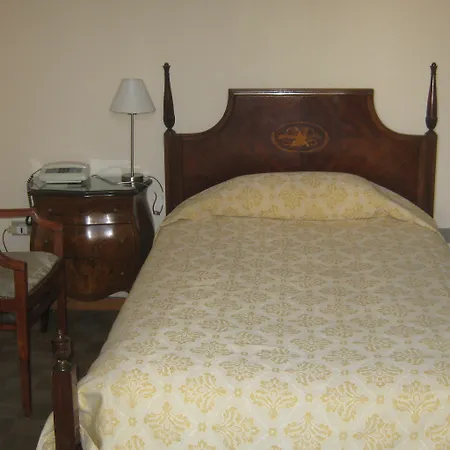 Maria Hotel 2*
